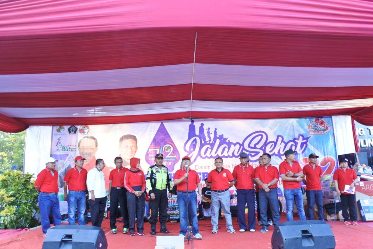 JALAN SEHAT DALAM RANGKA MEMPERINGATI HARI KOPERASI NASIONAL KE-72 DAN HARI JADI BLITAR KE-695 TAHUN 2019